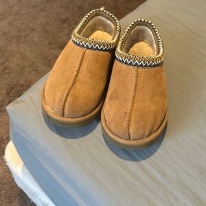 Women’s uggs size 7
